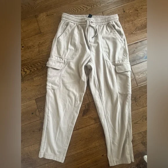 Athleta Farallon Cargo Crop in Beige Size 4 - Picture 2 of 7